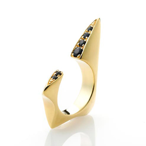 Gold BlackSapphire Ring